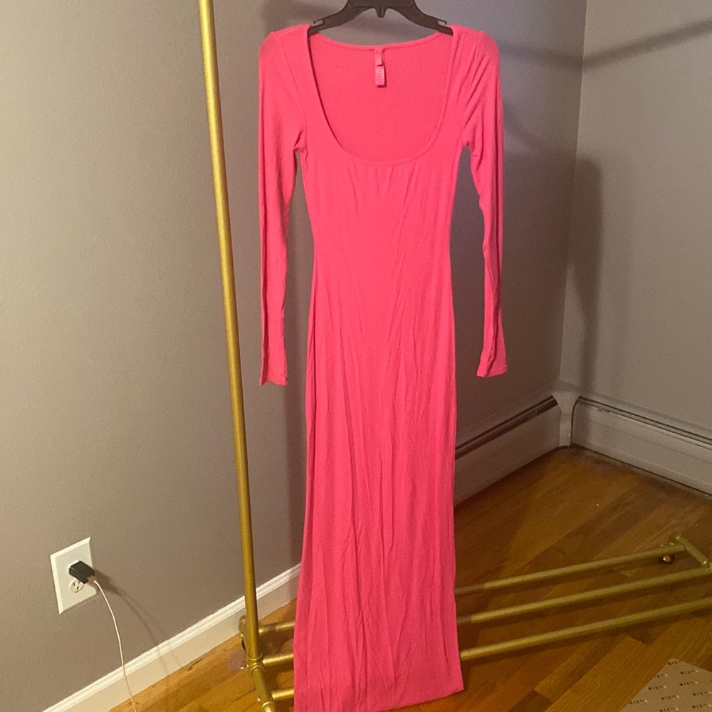Skims SOFT LOUNGE
LONG SLEEVE DRESS Pink xs 0-2